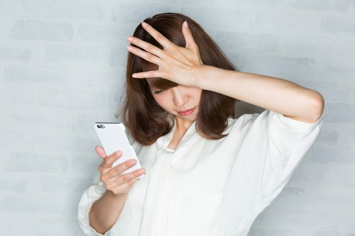 元カレがバッサリ既読スルー！復縁台無し「LINEで重い女」NG3つ