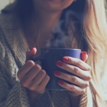 飲めば若返る!? 「見た目－10歳」の3人1人が摂っている成分が判明