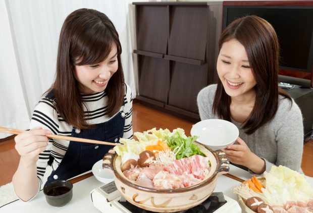 鍋でキレイになる！美女が迷わず入れている「鍋の食材」4つ