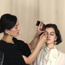 揺れる光で…美人オーラほわっ「ルナソル2017冬の新作」全部見せます