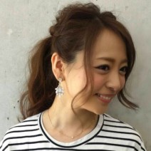 ねじるだけで…驚くほどあか抜ける！「こなれポニーテール」プロセス