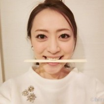 脳にもシワにも…いいことだらけ！「割り箸1膳の笑顔トレ」で好感度UP