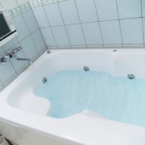 驚愕の事実が判明…実は「半身浴で痩せる」は嘘だった!?