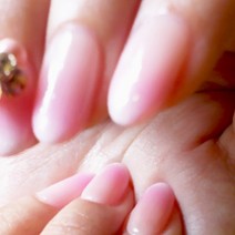 セルフで簡単！グラデーションネイル｜グラデーションネイルはデザインで選ぶ？カラーで選ぶ？