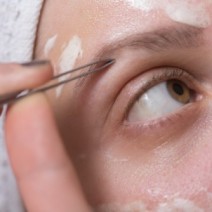 脱オバ眉！若返りの法則「マイナス5歳を実現できる」眉毛の描き方