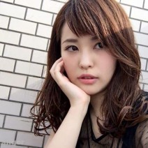ベビーオイルで簡単！うるっと大人セクシー「ウェットヘア」の作り方