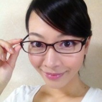 男ウケ上昇中のメガネ女子の極み「メガネ美人」になるメイク裏技