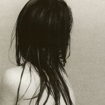 一年で最も抜け毛が増えるのは秋！「髪がスカスカ」になるNG習慣