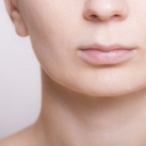 ガサガサ唇の原因は…「あの臓器」!?プロのおすすめケアとは