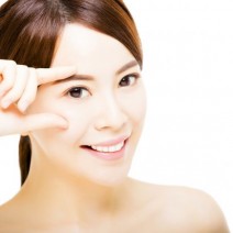 使う指と位置がキモ！今っぽ目は「指塗りアイシャドウ」で仕上げたい