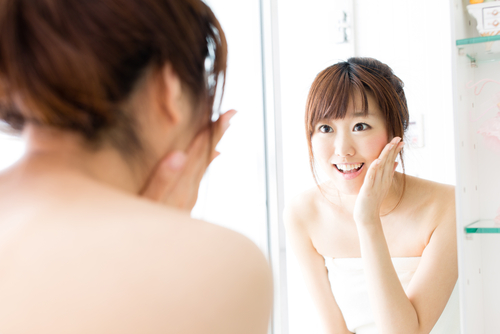 あぁ…顔が灰色に！「冬のくすみ肌」を一掃するお手入れ3ステップ