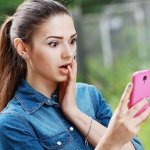 写真を見てギョッ！悲惨な「二重あご」のたるみを削る簡単ケア2つ