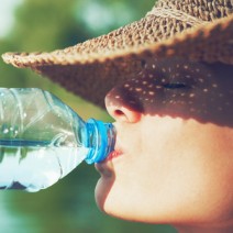 飲むだけで美白ケア！「身近なドリンク2つ」で日差しに負けない肌に