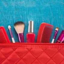 グロスの分離…アウト！女子もドン引き「汚ポーチの中身」お手入れ法