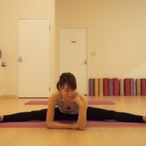 「開脚」で痩せると話題！カチカチ女子でも開脚できるようになるコツ