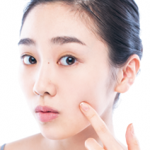 フェイスラインのお悩みまとめ｜ニキビやたるみなどの悩みを解決！顎ライン・横顔もすっきり引き締め方法