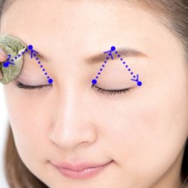 3分でむくみ解消！ 美容家直伝のお手軽温冷ケアで、すっきりアイ♪｜動画つき