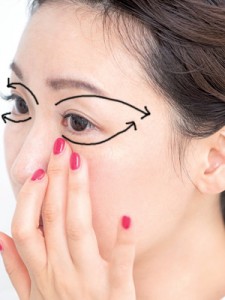 【動画でチェック！】目の下のたるみにも効果あり！血流アップマッサージ