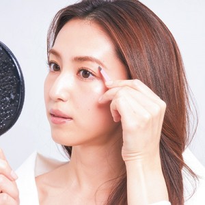 有村実樹も愛用する【アイエスエル】の毛抜き