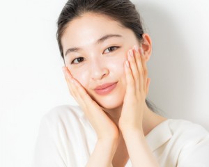ナチュラルなすっぴん風ベースメイクテク