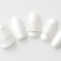 白ネイルなら清楚でピュアな魅力が溢れる♪ブライダルにもおすすめホワイトカラー