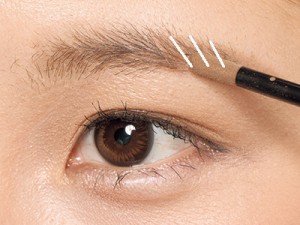 チップ型のパウダーアイブロウが便利！