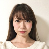 キレイめメイクを落とした素顔は、驚きの陶器肌！【すっぴん女子#53】