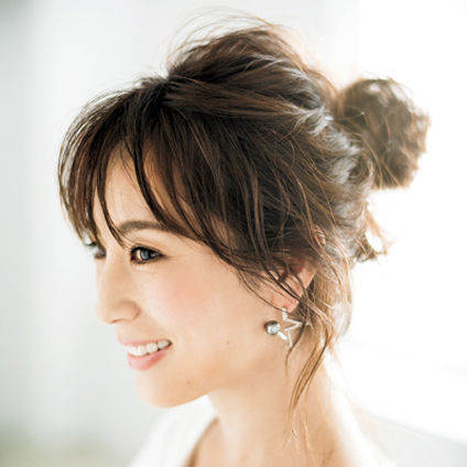 ロングヘアの簡単＆おしゃれヘアアレンジやり方｜まとめ髪、編み込み、ハーフアップ、くるりんぱ、結婚式用など