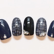 黒ネイル12選｜黒×赤、黒×ピンク、黒×白、黒フレンチなどセルフでできるやり方＆デザイン集