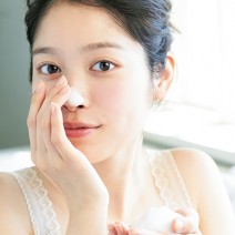 朝から花粉のせいで肌がピリつく… そんな時、洗顔は控えたほうがいいの？