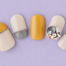 ビジューネイル16選｜ビジュー盛りネイルや付け方、派手・シンプルデザインも！