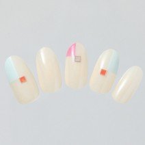 垢抜けネイルで同期会へ！　洗練度UPの“春カラーブロックアート”【365日ネイル】