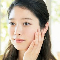 こんなところに吹き出物が…悪化させずに隠すメイクテクが知りたい！
