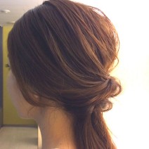 ずぼらさんでも簡単！くるりんぱ2つで作る大人女子のこなれまとめ髪【髪コンプレックス解消vol.14】