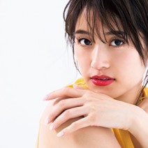 アナ スイの「朱赤」リップに注目！ ラフに塗るだけで一気に旬顔に♪