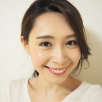 たれ目美女がメイクを落とすと…実はキュートな“つり目ちゃん”に大変化【すっぴん女子#57】