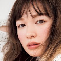アディクション、デコルテ、セルヴォーク…肌なじみ抜群のブリックレッドの練りチークに注目