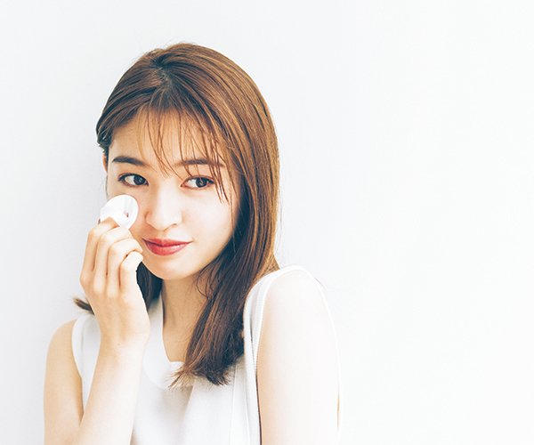 化粧直しのやり方 ミスト 乳液 プロのテクで乾燥 テカリ知らず おすすめアイテムもご紹介 美的 Com