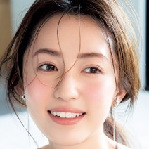 大人っぽチークはローズカラーで決まり！ ハート形に入れてかわいさUP！
