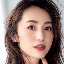 ゲランのローズリップで可愛げ残るイイ女風メイクが完成！