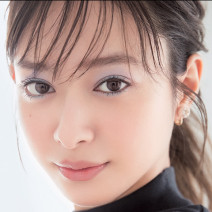 YSLのブルーシャドウで夏を先取り！ 涼やかキュートアイに♪
