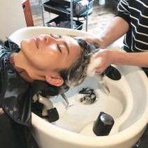 美容院の月1トリートメントで髪質激変！剛毛＆クセ毛に効く極上サロントリートメント【髪コンプレックス解消vol.21】