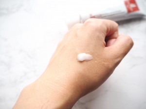 Arztin(エルツティン)シルククリーム