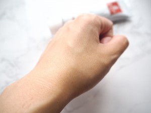 Arztin(エルツティン)シルククリーム