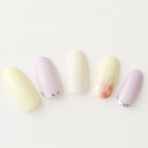 【365日ネイル】オンタイムに似合う淡いカラーMIX！　優しい風合いで軽やかに出勤♪