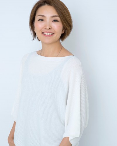 シンプルなショートボブを簡単ヘアアレンジでふわっと華やかに！