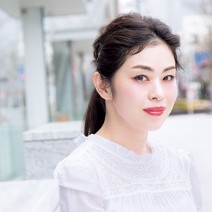 簡単ヘアアレンジ｜360度美人！ 小ワザの効いたシンプルひとつ結び