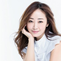 美容家・神崎恵さんの私的最新「美白」｜3位HAKU、2位エピステーム、気になる1位は？