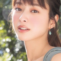 エスプリークのオレンジツヤシャドウでヘルシー感たっぷりのアウトドアメイクに♪