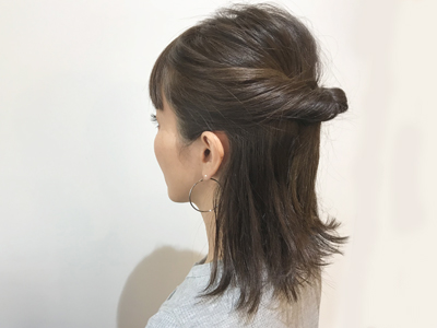 くるりんぱ ハーフアップで 360度美人 に 結婚式にもおすすめ簡単ヘアアレンジ 髪コンプレックス解消vol 23 美的 Com くるりんぱ ハーフアップで 360度美人 に 結婚式にもおすすめ簡単ヘアアレンジ 髪コンプレックス解消vol 23 美的 Com